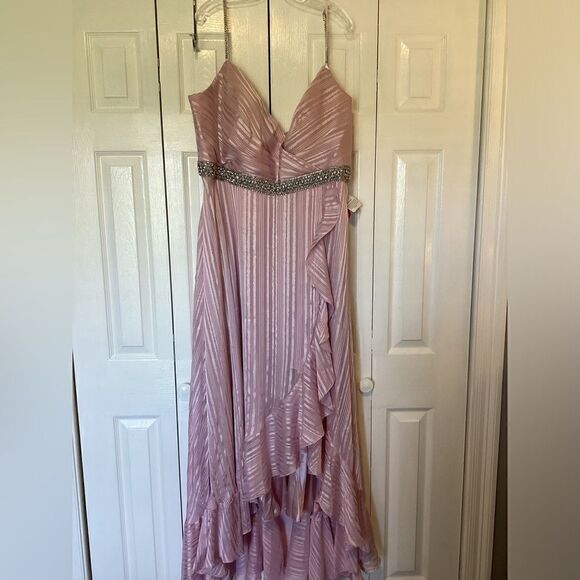 Mac Duggal - Women’s Plus - Rhinestone Belt Faux Wrap Ruffle Tulip Hem Gown - Picture 4 of 11